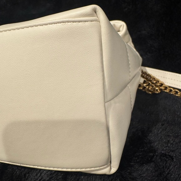 Yves Saint Laurent LouLou Puffer Medium in Blanc Vintage. - Picture 8 of 11